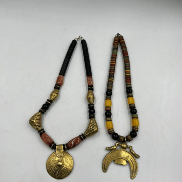 Collier Ethnique Africain Koffi à Dakar, Sénégal