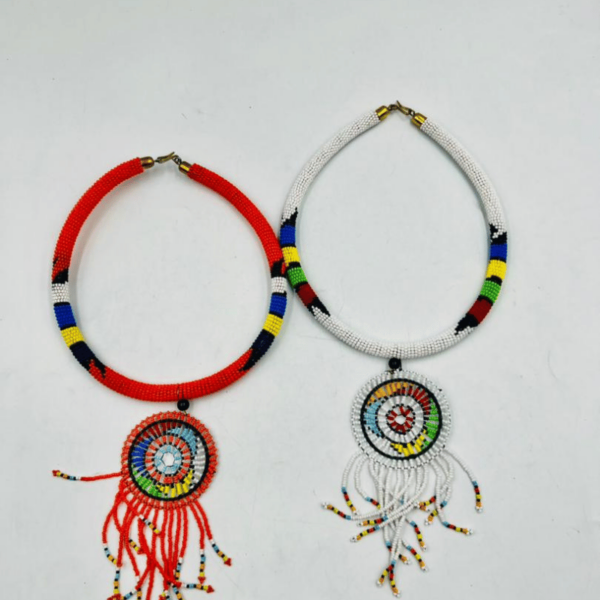 Collier Perles Africaines Maasai à Dakar, Sénégal