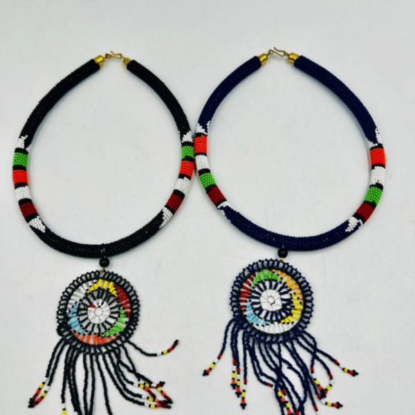 Collier Perles Africaines Maasai à Dakar, Sénégal