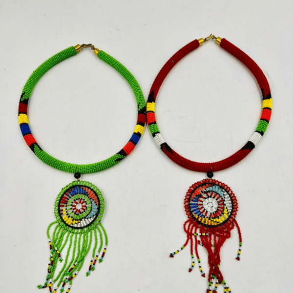 Collier Perles Africaines Maasai à Dakar, Sénégal