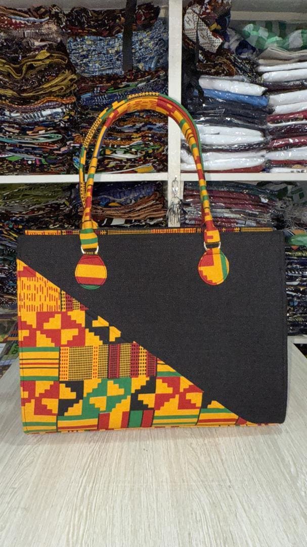 Sac à Main en Wax & Raphia – Élégance Naturelle