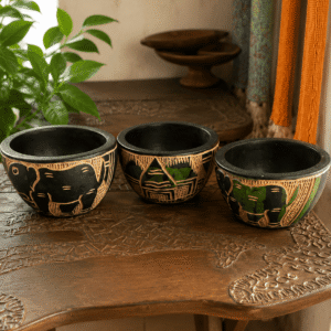 Bol décoratif en bois sculpté à la main