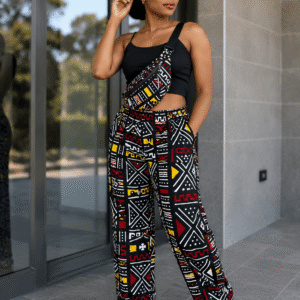 Ensemble pantalon, sac banane et chapeau en wax assortis