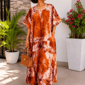 Robe longue batik artisanal en coton, col V brodé